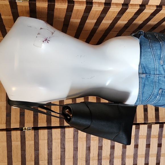 Karl Lagerfeld Tote - Picture 2 of 11